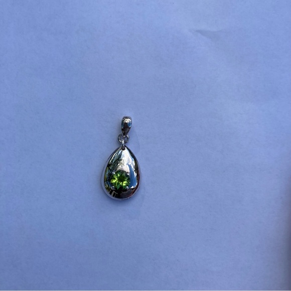 Sterling Silver Teardrop Pendant With Green Stone - Picture 2 of 7
